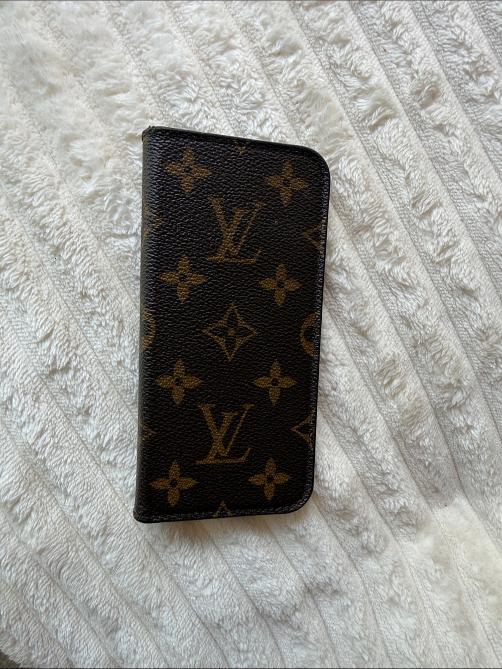 Louis Vuitton Monogram Folio Phone Case in Brown